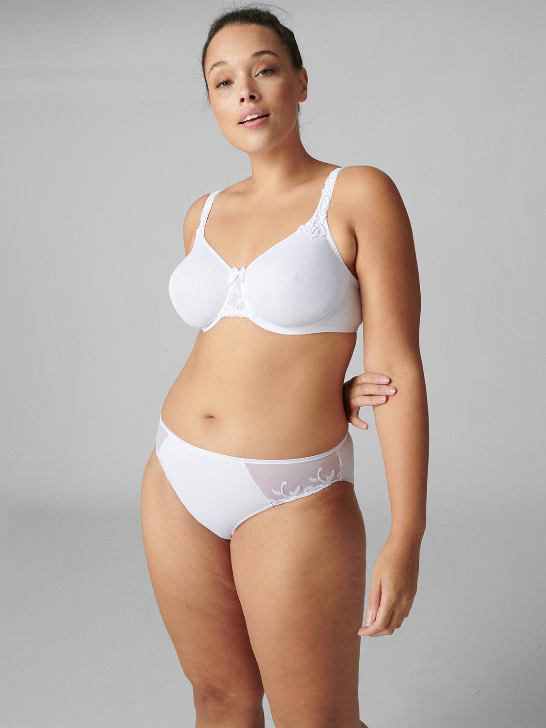 Soutien gorge bonnet moulé sale