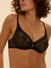 Soutien-gorge triangle emboitant décolleté plongeant - Noir