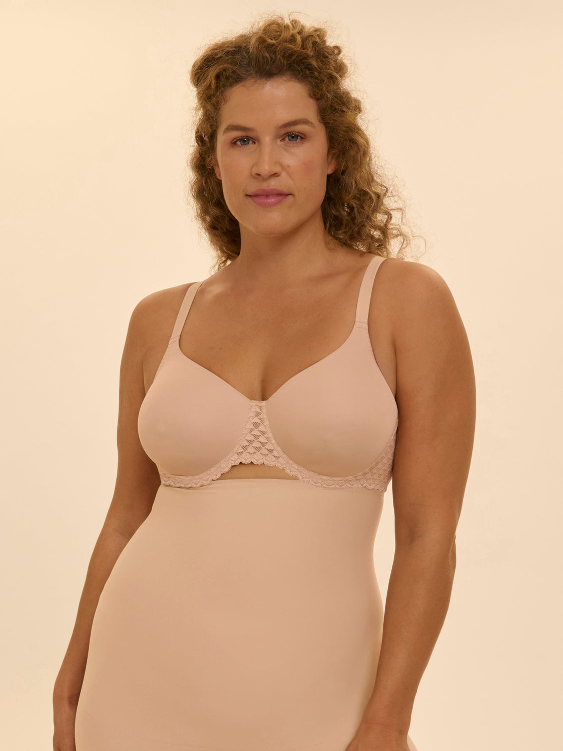 Soutien-gorge avec armature moulé rigide - Peau Rosée