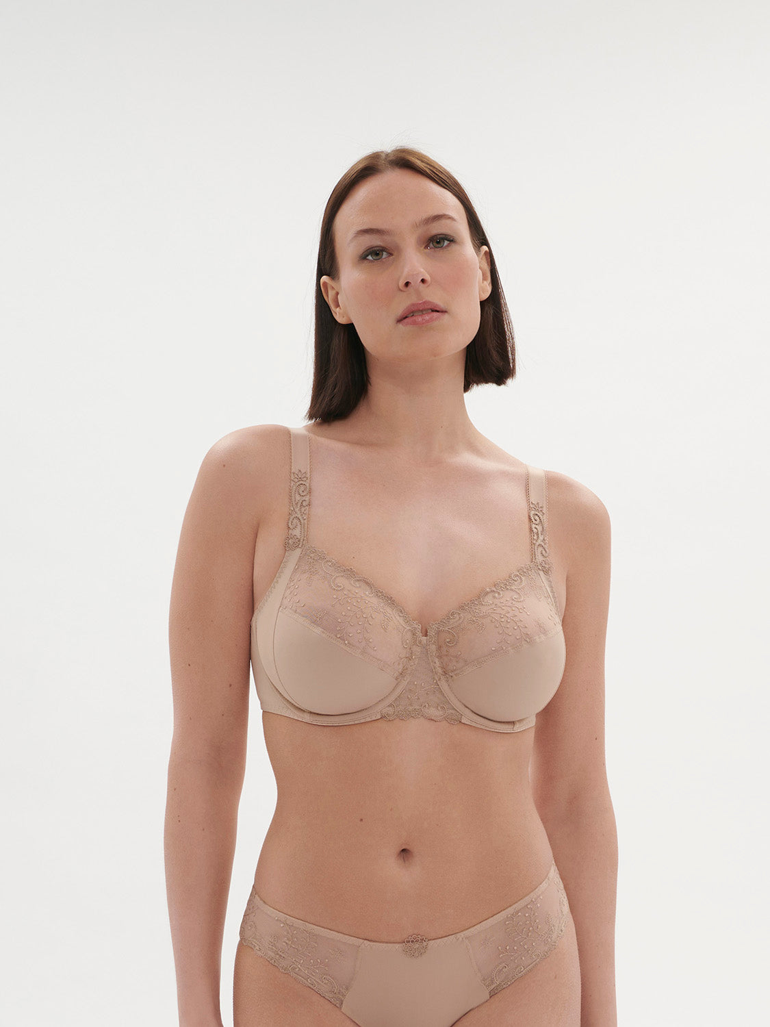 Soutien-gorge avec armatures emboitant - Peau