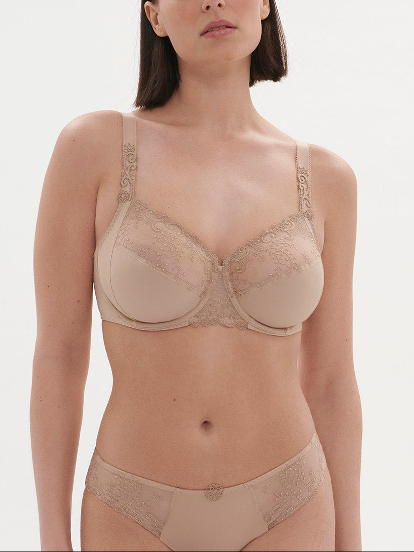 Soutien-gorge avec armatures emboitant - Peau
