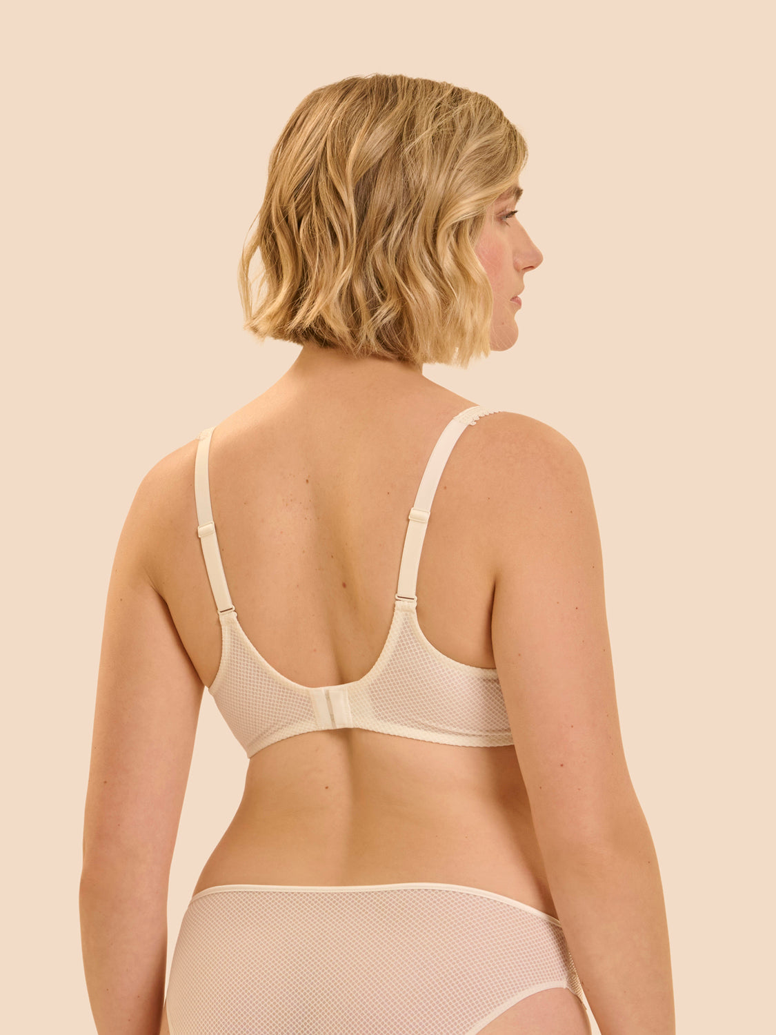 Soutien-gorge emboitant pour poitrine généreuse - Naturel