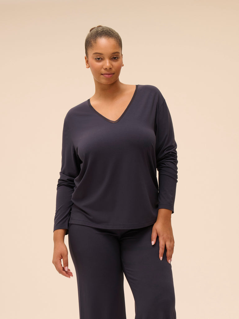 Top manches longues décolleté brodé - Pleine Lune